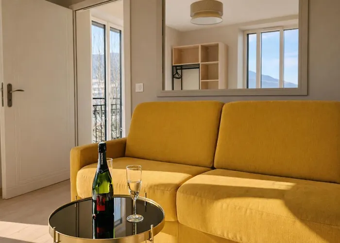 La Du Petit Port - & Apartment