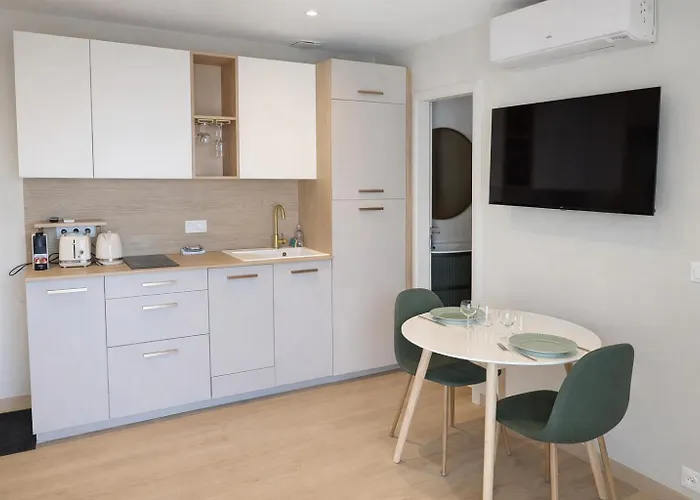 La Du Petit Port - Appartements&chambres *